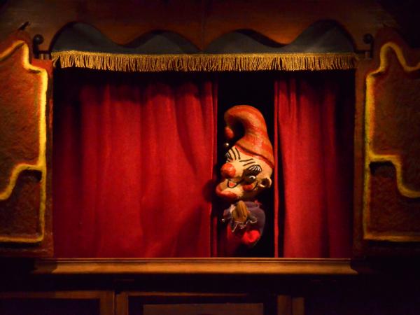 Cia. Galiot Teatre: "Bavastell antic" (Titelles)