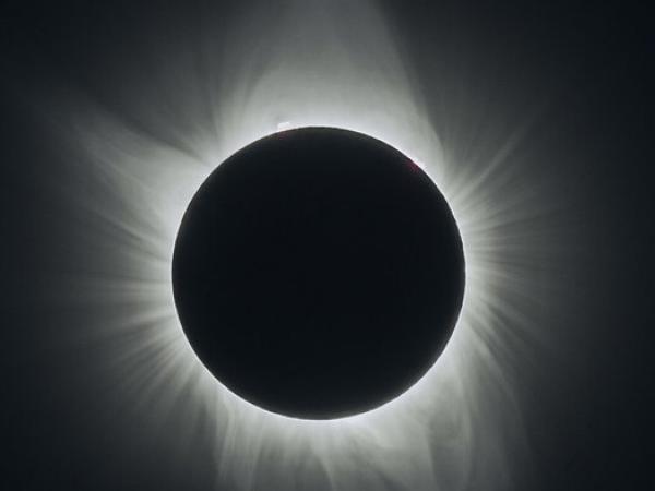Xerrada “Eclipses 2026-27-28. Observació i retransmissió”