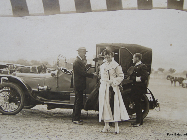 NIT DELS MUSEUS. Isabel Llorach visita la comtessa al seu Palau
