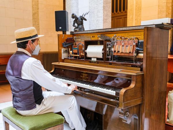 Sona, sona la pianola.