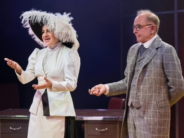 A Escena: Tot fent Pigmalió