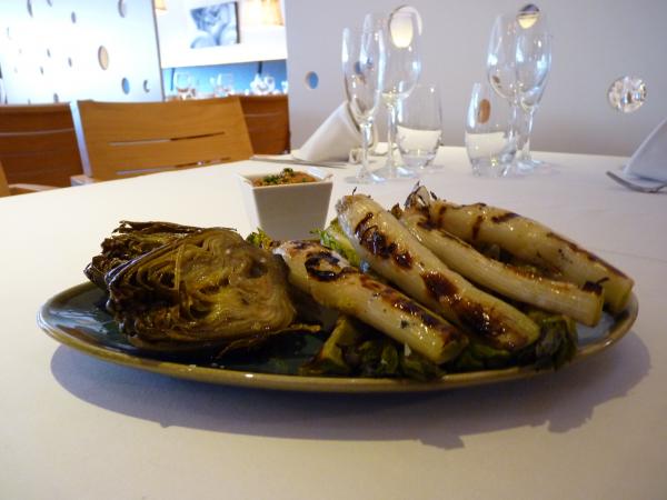 calçots carxofes i cabdells amb romesco 3.JPG