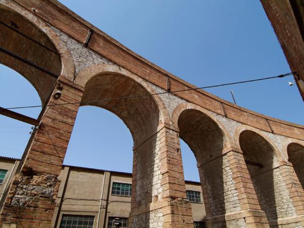 Colònia Sedó Aqüeducte.jpg