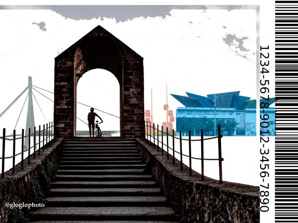 Conferència "L'univers de la Dona: de la fotografia a la postfotografia"