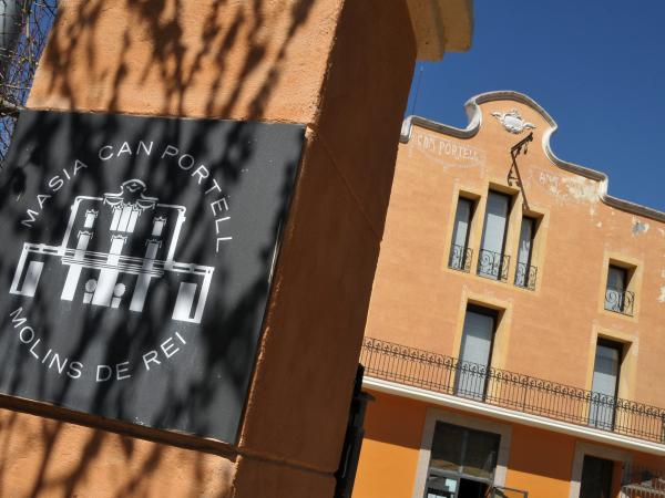 Detall retol i façana new.JPG