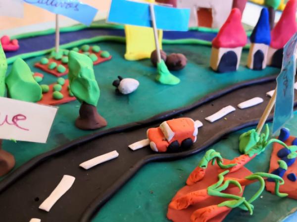 Tarda en família: Dissenya una ciutat diferent!