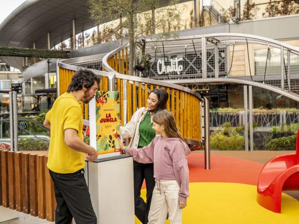 Tallers, activitats i diversió a la inauguració de La Jungla, la nova zona infantil de Splau
