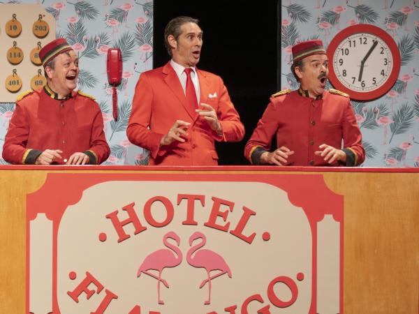 Hotel Flamingo  L' herència de Tricicle