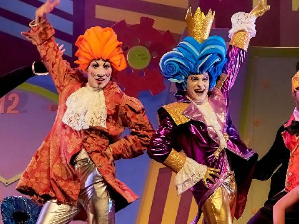 El vestit pop de l'emperador, a l'espai Maragall Gavà