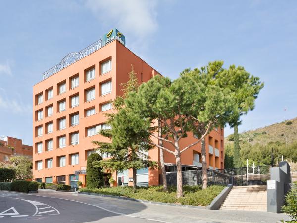 Fachada nueva de día.jpeg