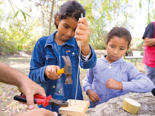 Fem menjadores per a ocells