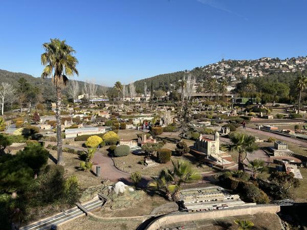 CATALUNYA EN MINIATURA A LA PRIMAVERA