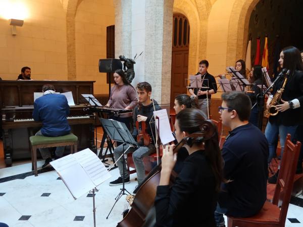 IMG_3319 alumnes tocant consorci.jpg