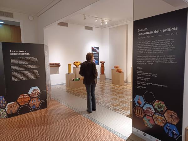 Visita guiada a l'exposició "Lutum l'essència dels edificis"