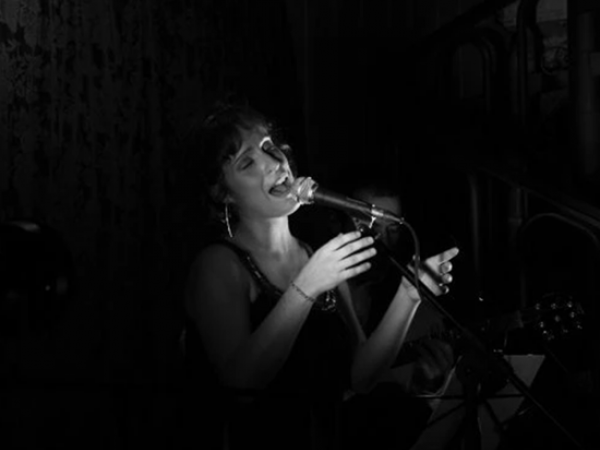 Concert Meïa al Centre Comercial Splau