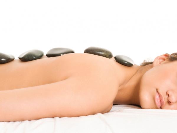 Massatge pedres calentes