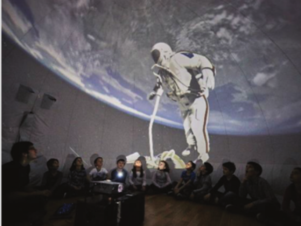 Planetari  Exploradors de la Lluna dipu.png