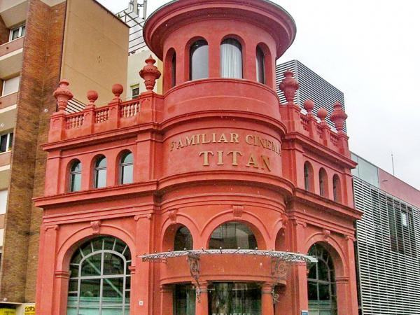 Les heroïnes al món del còmic: el personatge femení del superheroi