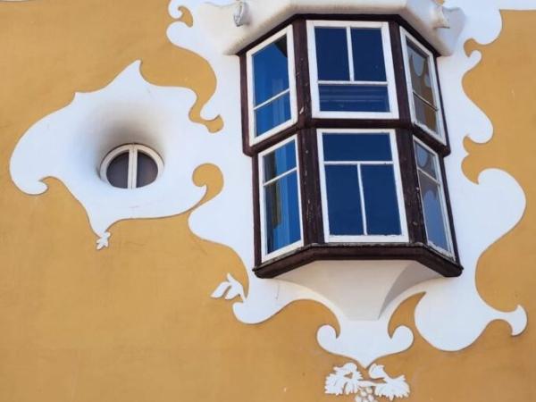 Portes i finestres a l'univers de Jujol