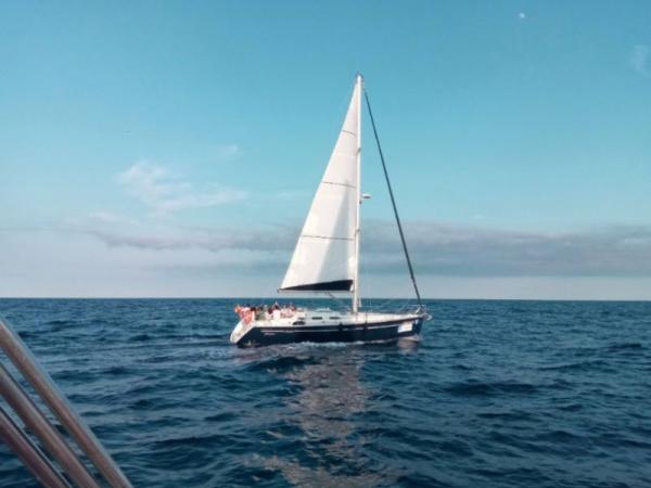 Passeig en veler de mig dia per la costa del Garraf