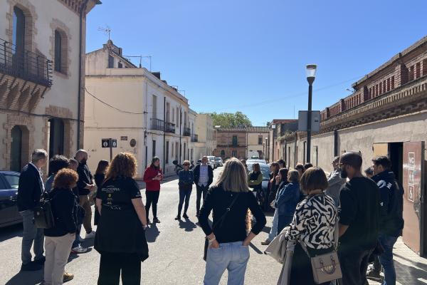 Els Punts d'Informació del Baix Llobregat visiten la Colònia Güell i la Cripta Gaudí