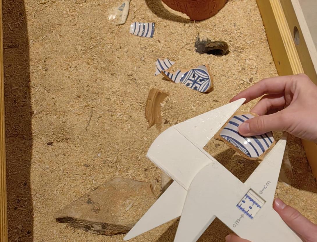 Descobrim l'arqueologia al castell de Cornellà