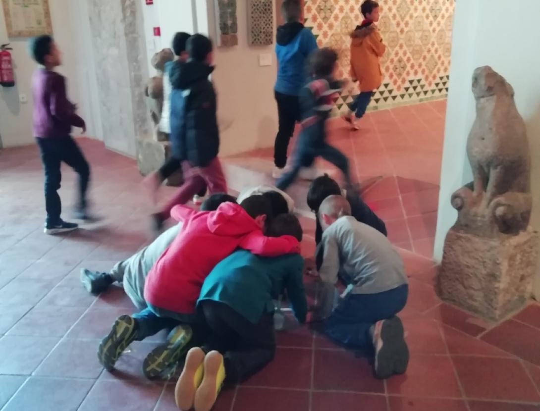 Detectius al museu.