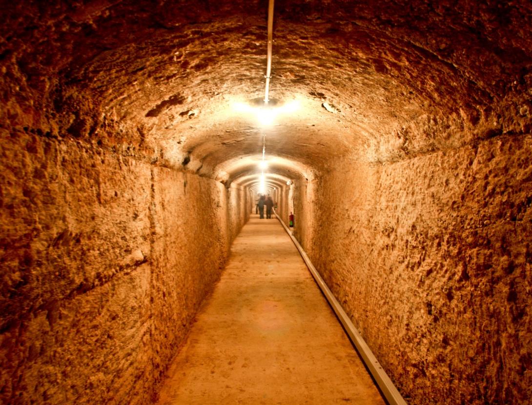 Visita al refugi antiaeri de la Rambla de Gavà