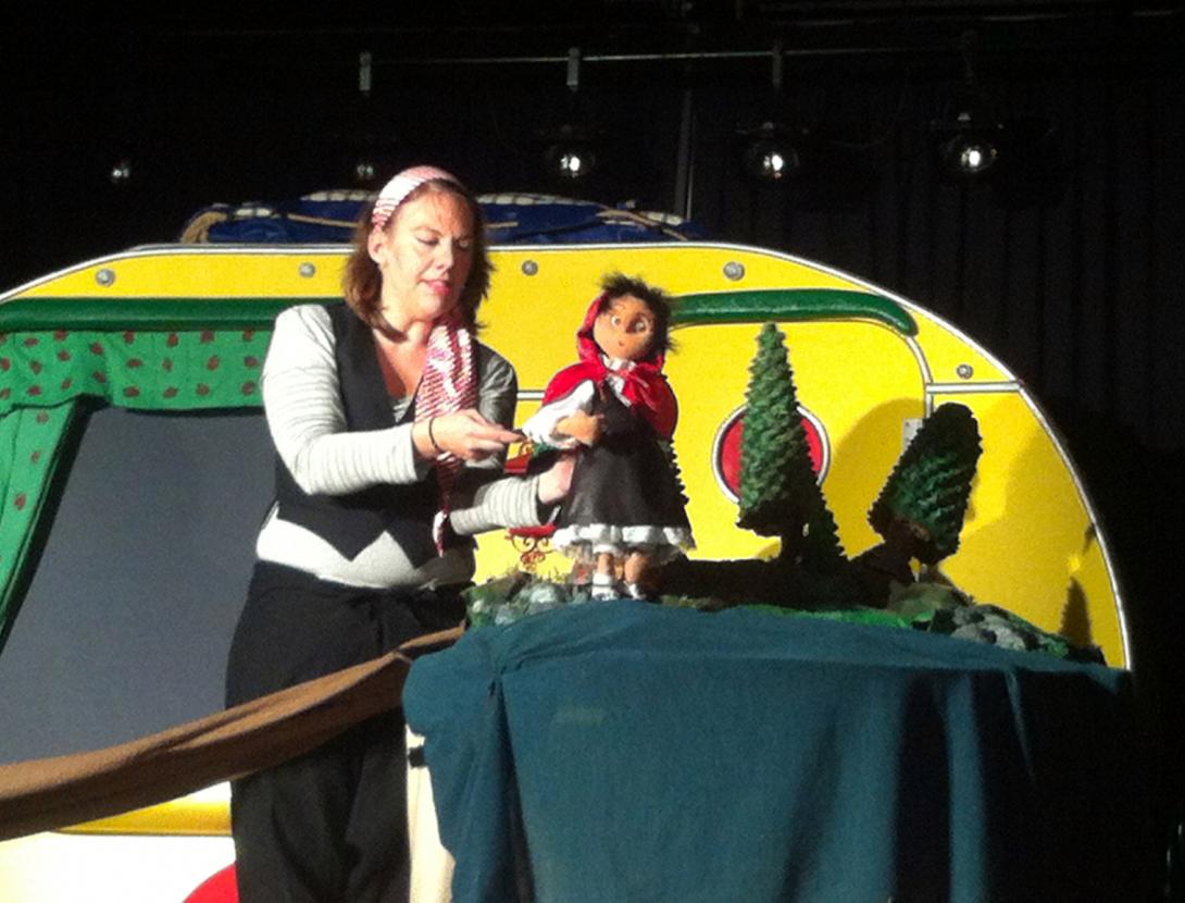 Cia. Teatre Imaginari: "La Caputxeta Vermella" (Titelles)