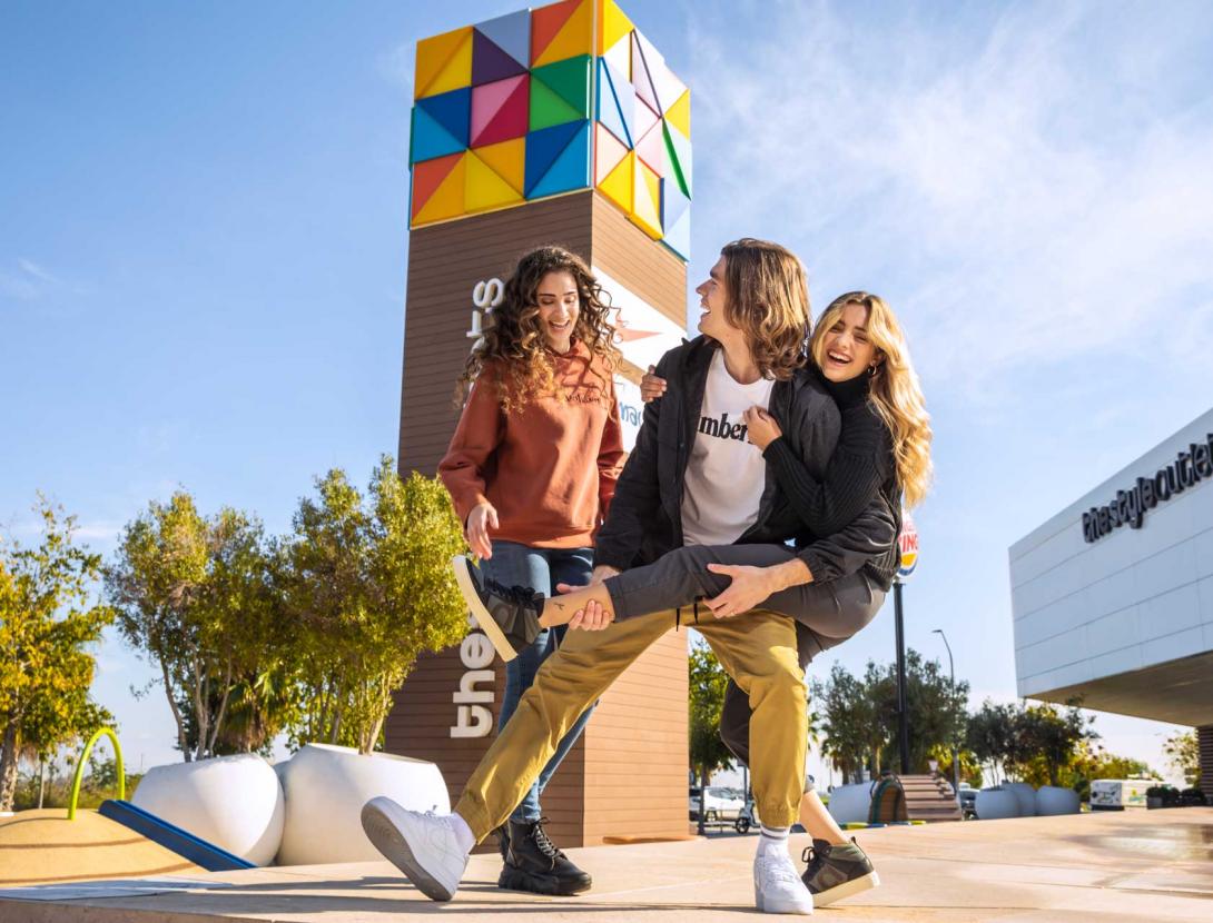 SUPERDIJOUS&amp;SHOPPINGNIGHT A VILADECANS THE STYLE OUTLETS