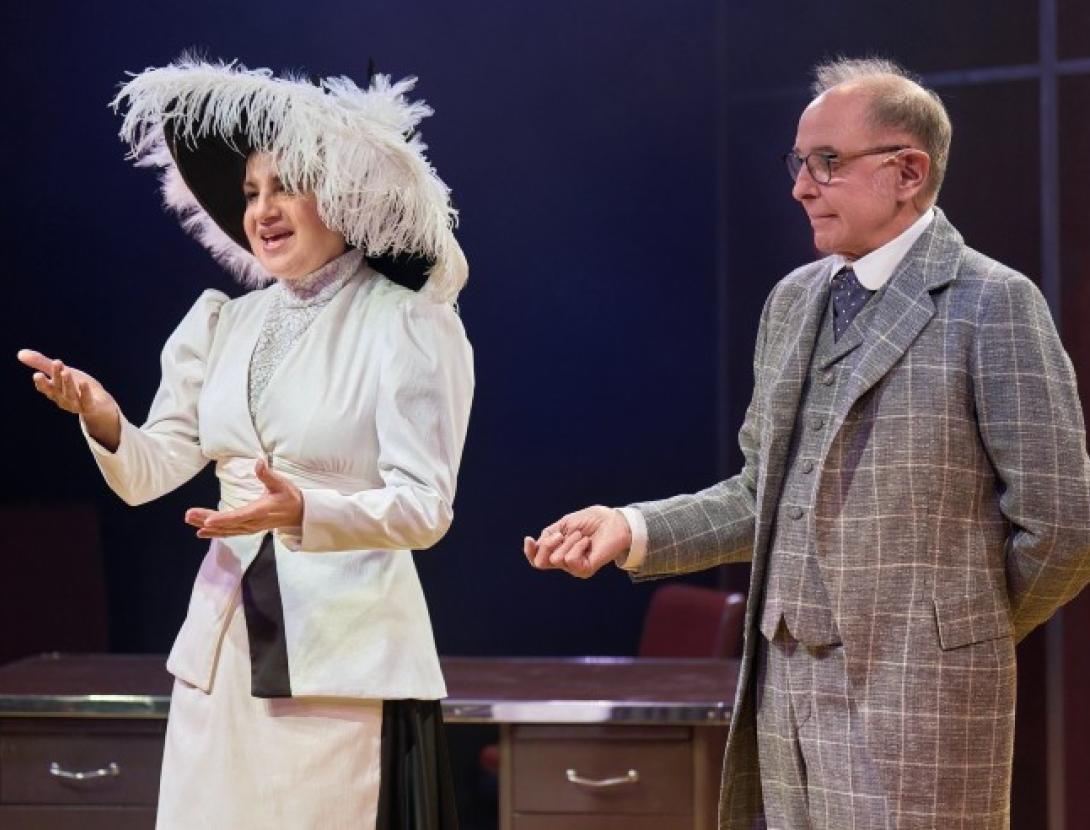 A Escena: Tot fent Pigmalió