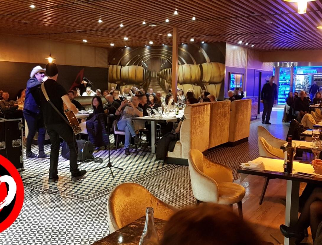 PLEASE U2 a l'Adrian's