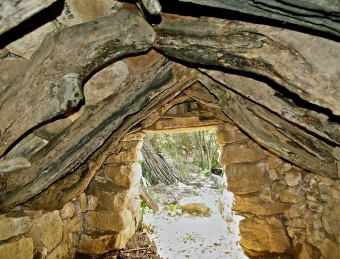 Barraca de pedra seca olesana.jpg