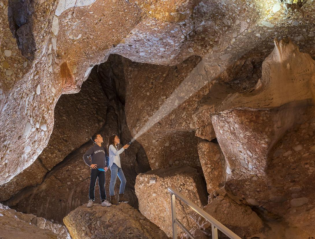 Coves Montserrat.jpg