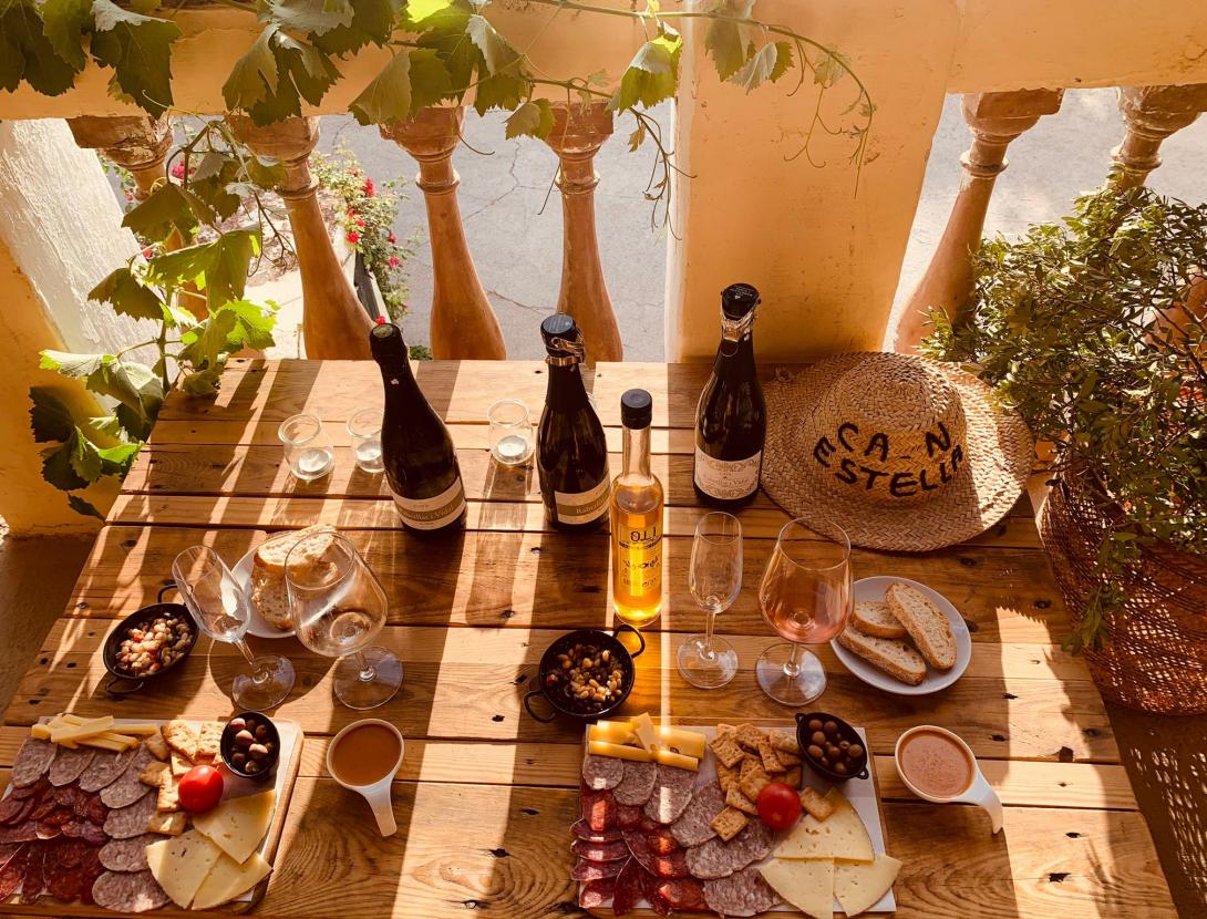 Sopar i posta del sol al celler