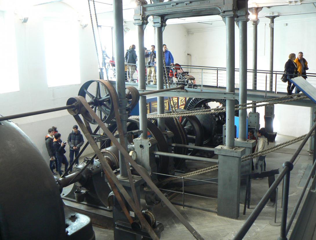 Museu de la Colònia Sedó d'Esparreguera. Sala de la turbina.
