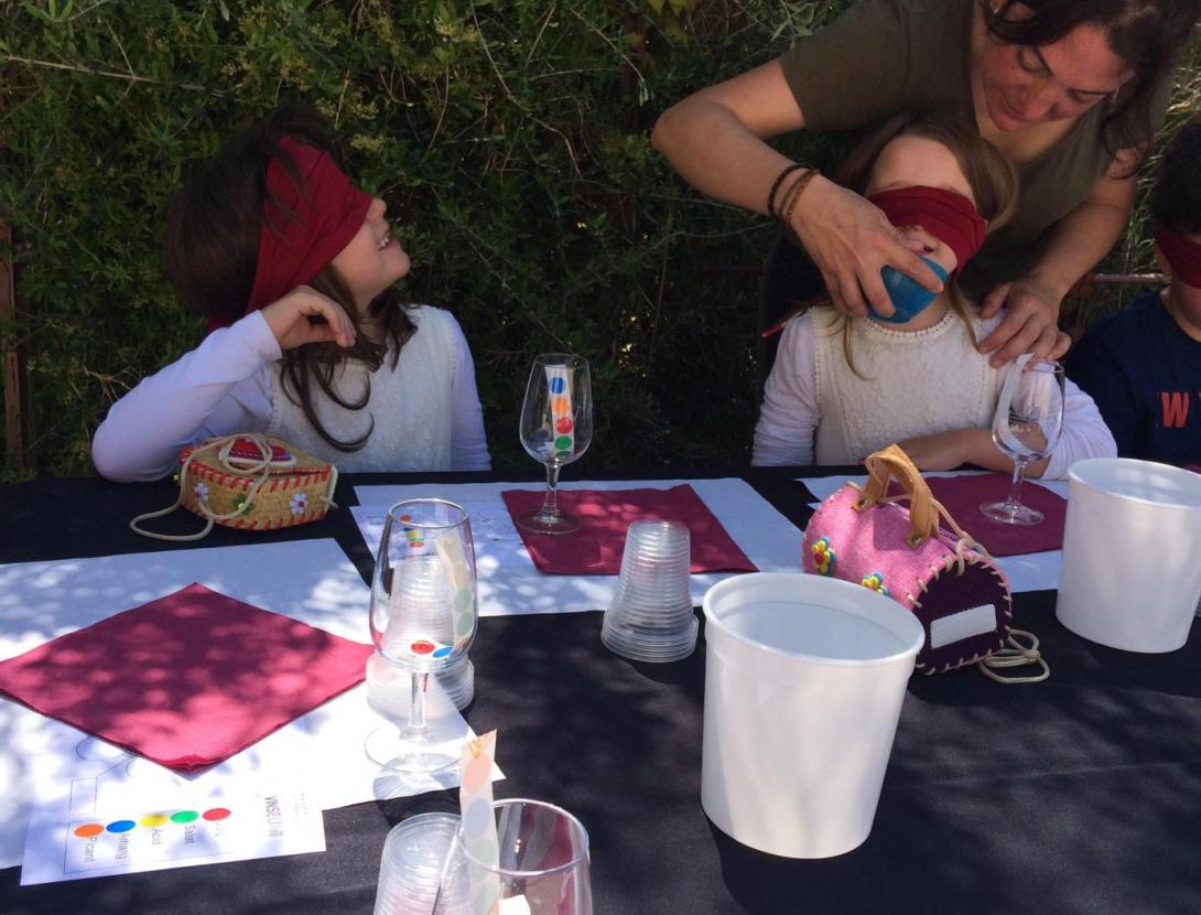 Activitat infantil "Tafanegem el vi"