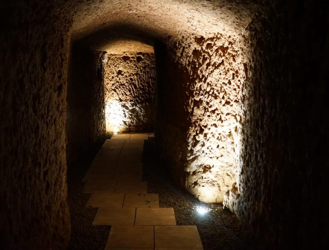Interior del tram visitable del refugi de Les Escoles.
