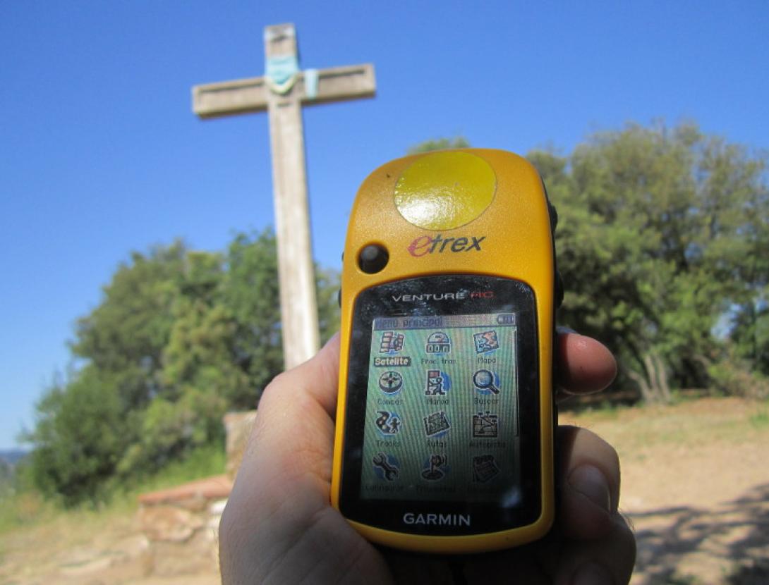 Aparell de GPS a la Creu de Can Cartró