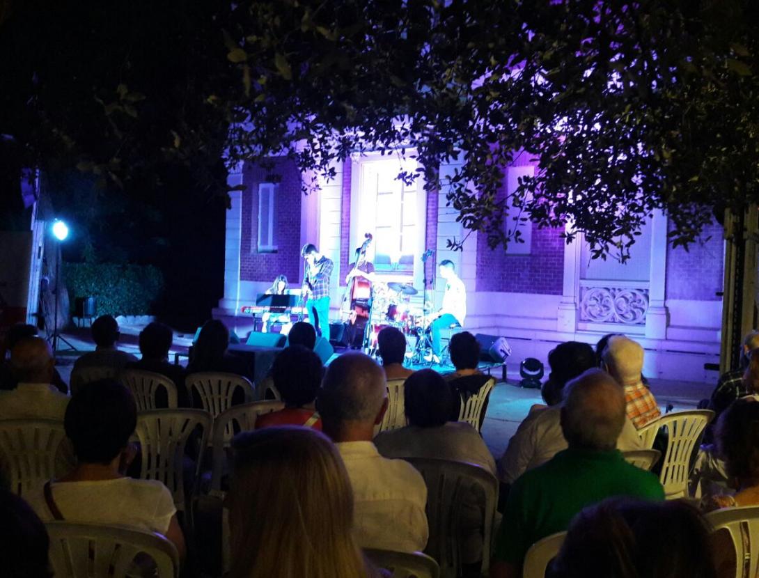 JAZZ&amp;TINTURÉ 5. .jpg