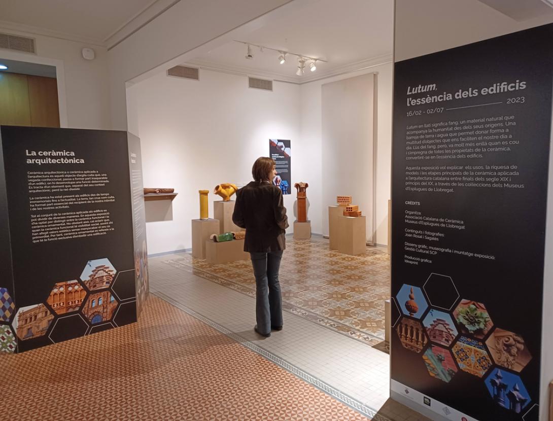 Visita guiada a l'exposició "Lutum l'essència dels edificis"