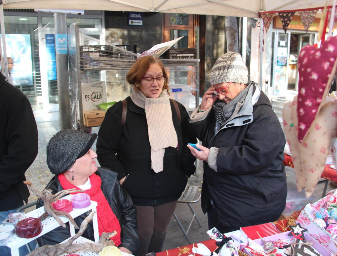 Paradeta dels Amics de les Roses al Mercat de Nadal