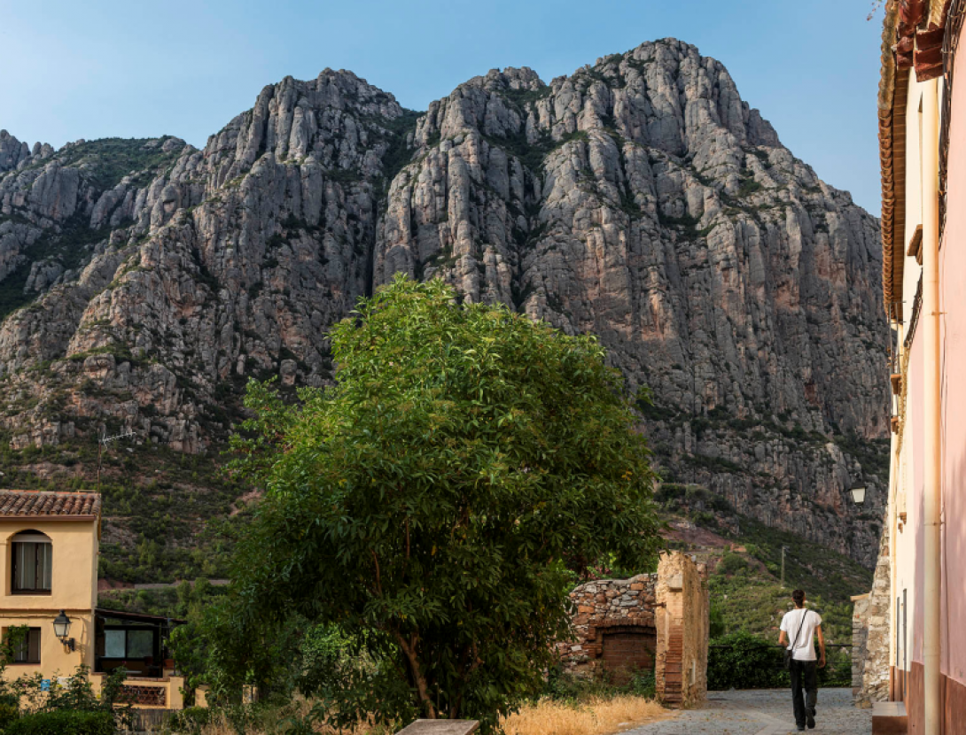 Visita al nucli medieval de Collbató
