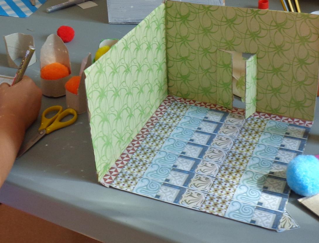 Vesteix el teu petit Palau. CORPUS