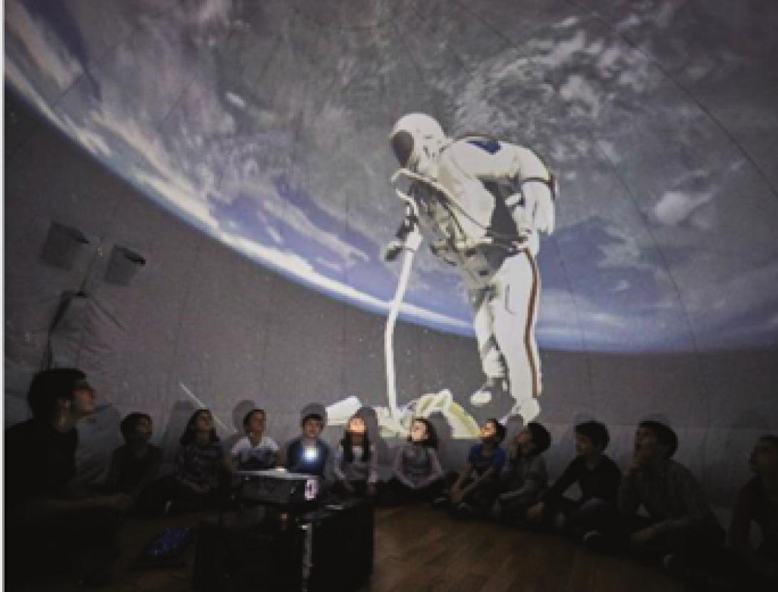 Planetari  Exploradors de la Lluna dipu.png