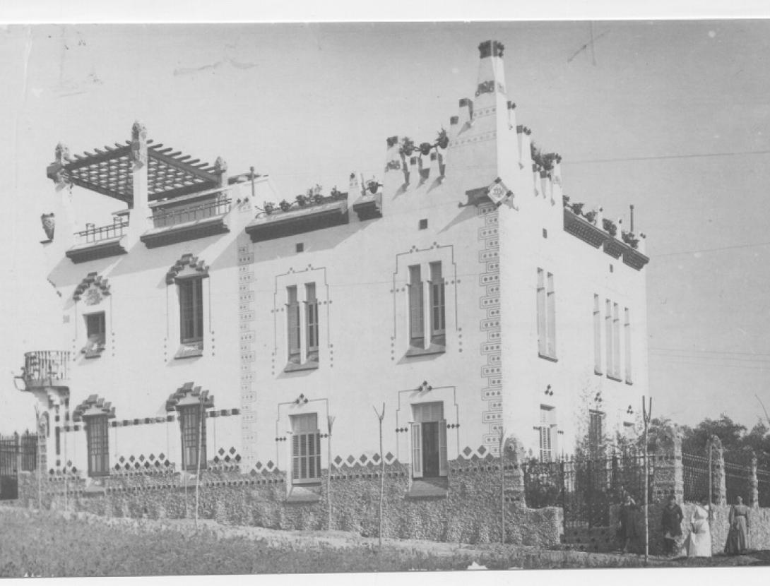 AMSJD. Imatge núm. 28. Cases Anzizu (Villa Elena i Villa José) projectades per Ignasi Mas i Morell, l'any 1911 i 1912. Procedència: Col•lecció de postals Anna Gerez
