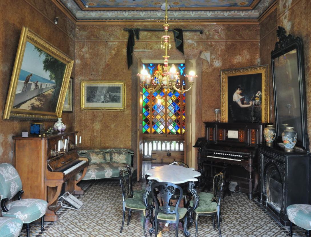 sala pianos.jpg