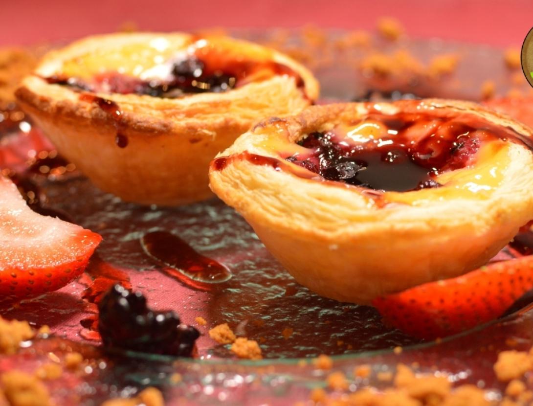 Tartaleta de crema con frutos rojos. .jpg