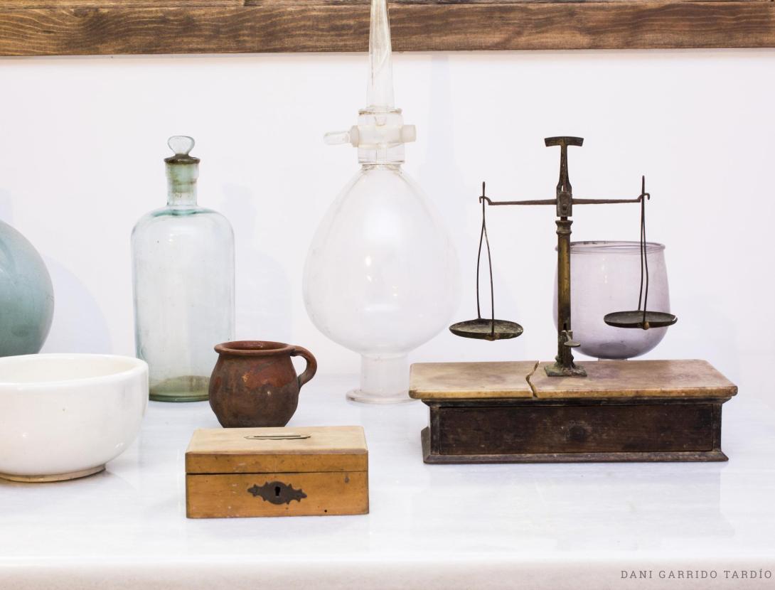 Visita comentada a l'antiga Farmàcia Bujons (1842-1957)