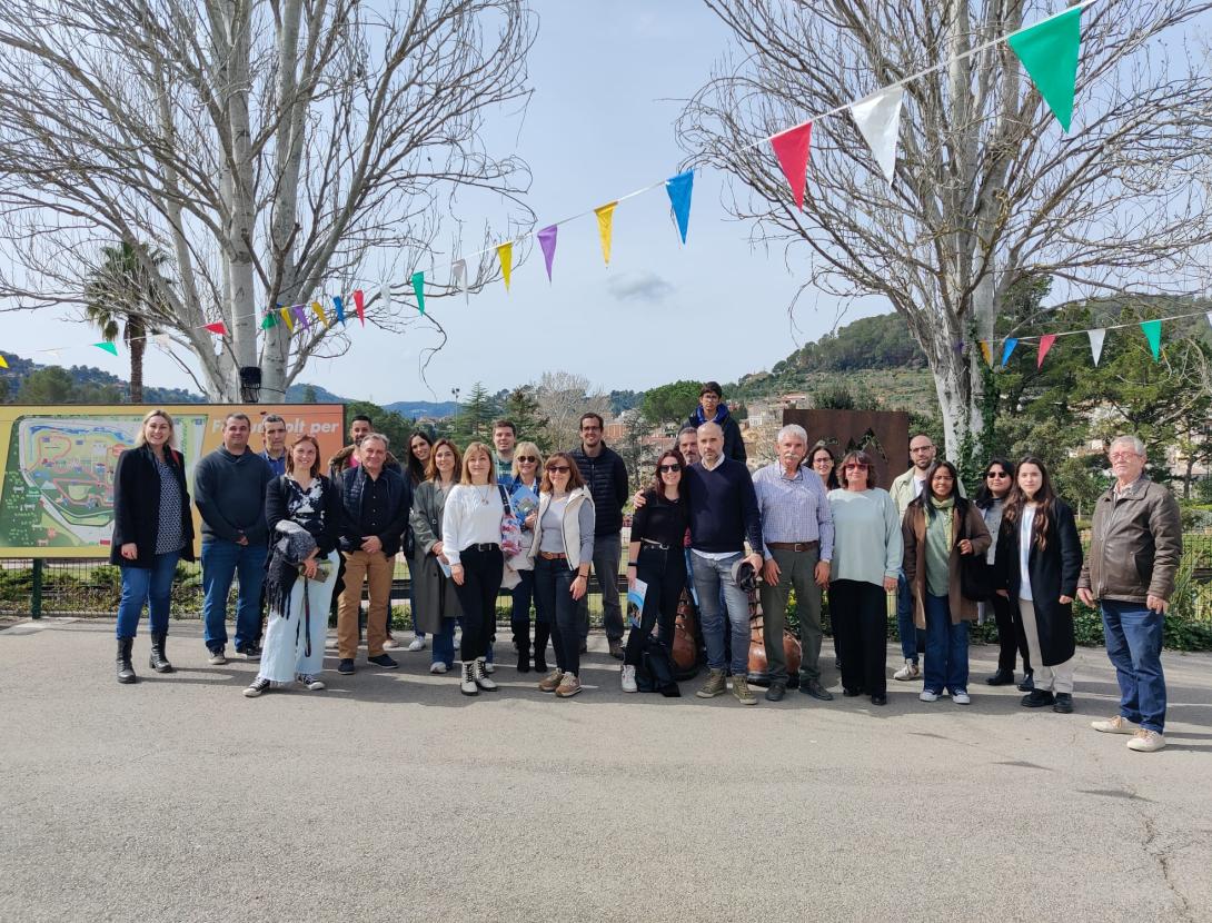 Els Punts d'Informació del Baix Llobregat visiten Catalunya en Miniatura, El Forneret i el Museu de Cinema i de Torrelles Ca la Cinta a Torrelles de Llobregat